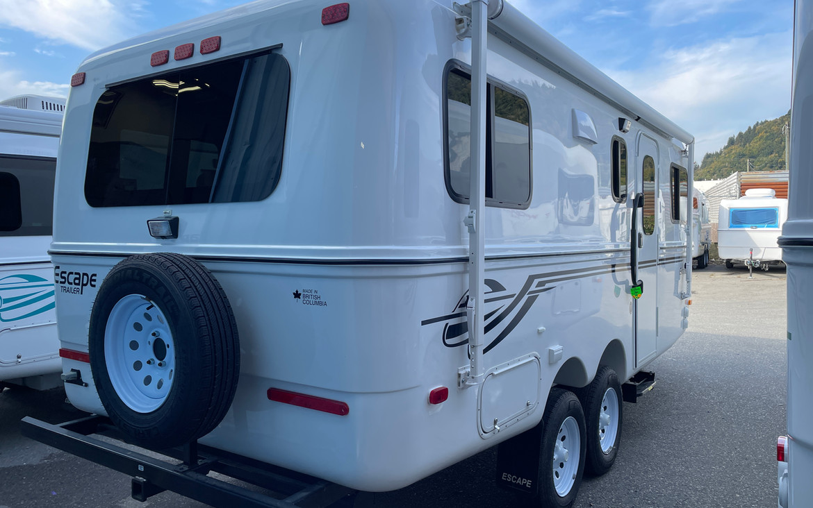 Escape 21 NE trailer on the ReVolution Trailers lot.